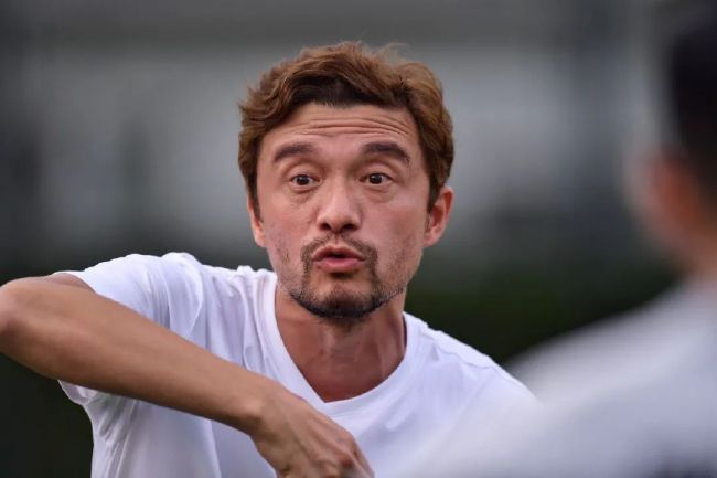 丝袜长腿尤物被打开双腿gif