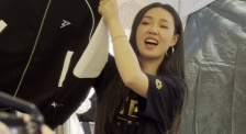 在床上打扑克